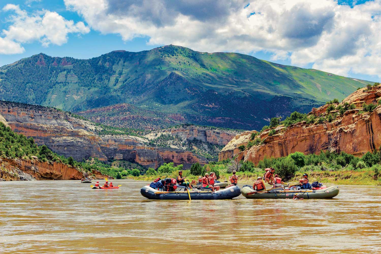 Rafting Dinosaur National Monument with Mild to Wild