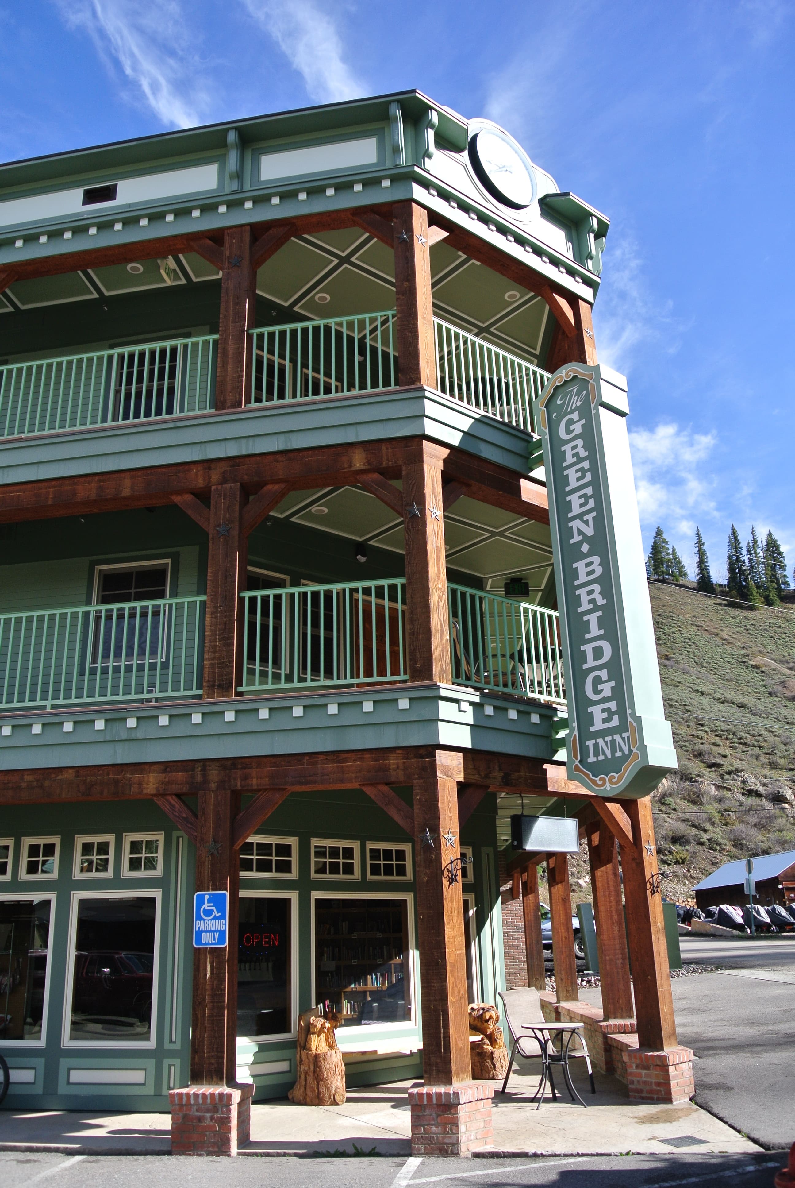 welcome to the green bridge inn! photo