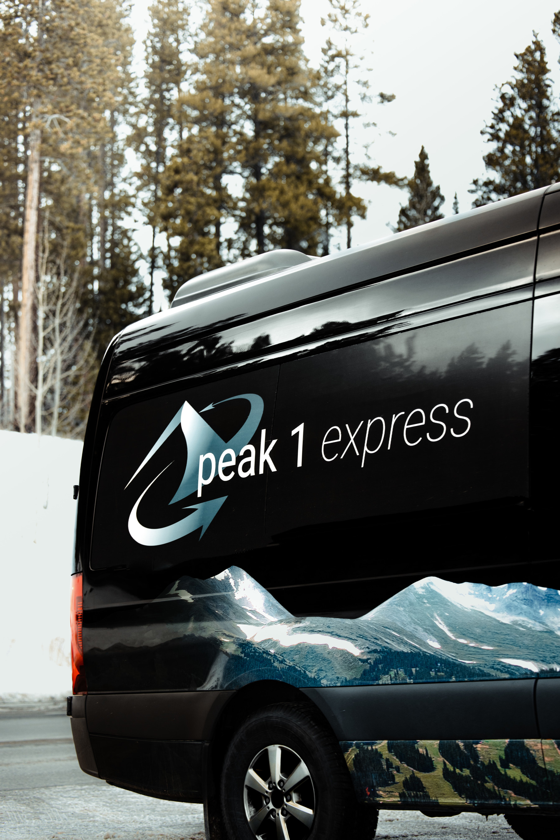 peak 1 express - airport shuttle to the mountains photo 2
