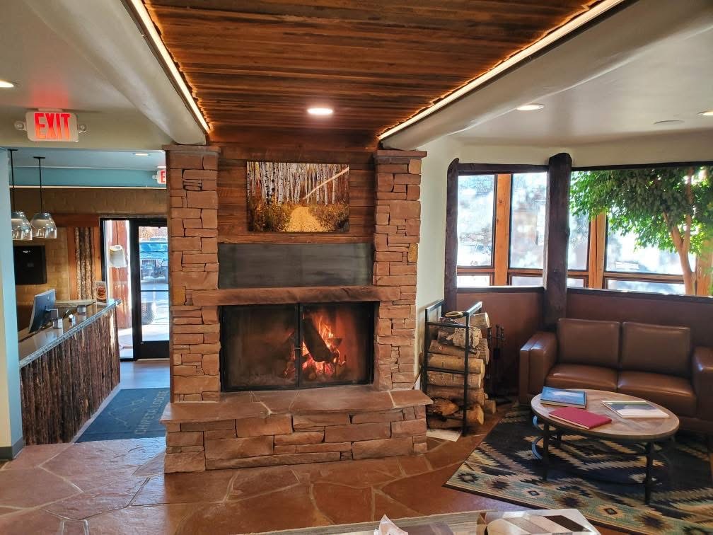 lobby fireplace photo 7