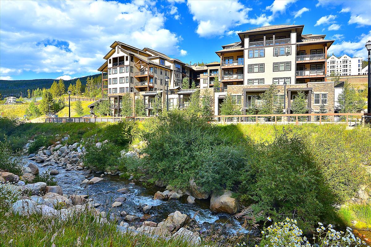 fraser crossing ski-in, ski-out in the resort village photo 5