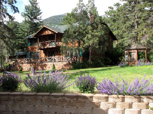 rocky mountain lodge photo