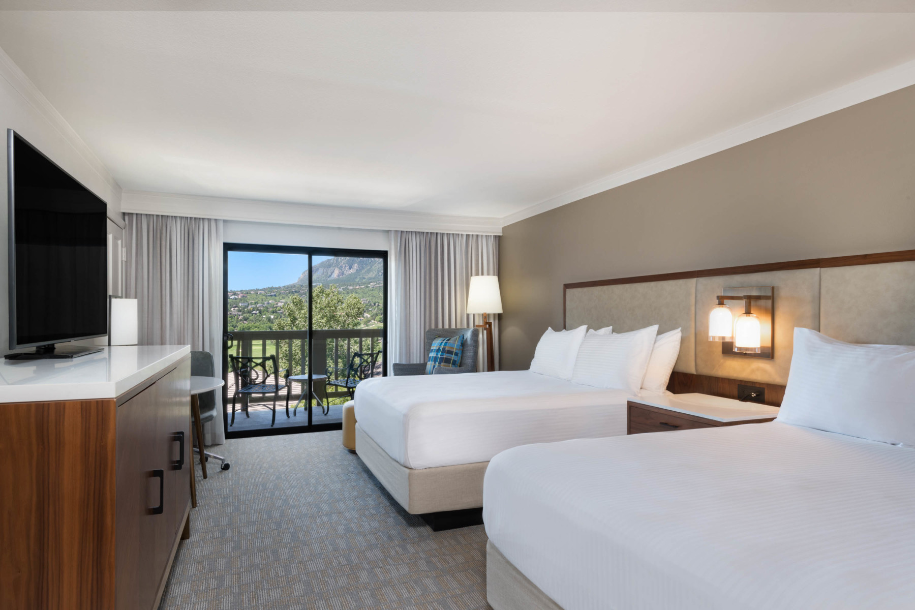 comfortable rooms with great views! photo 5