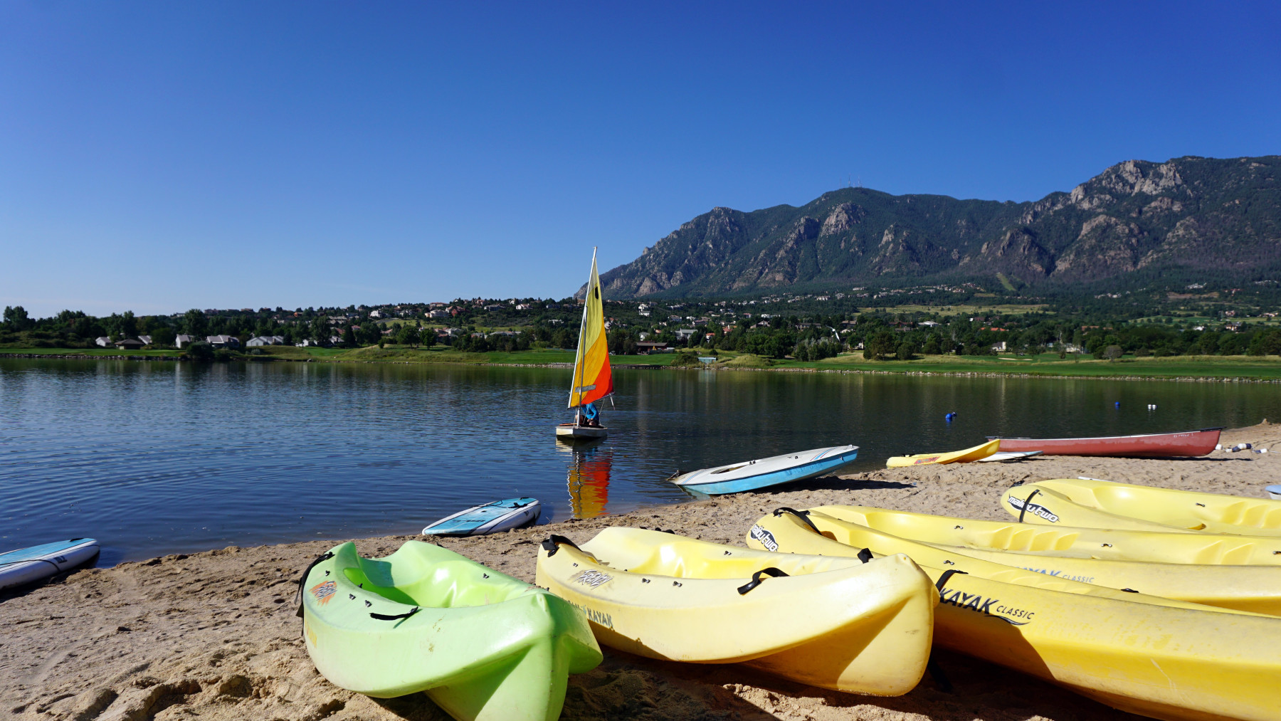 35-acre lake with free boat rentals (seasonal) photo 4
