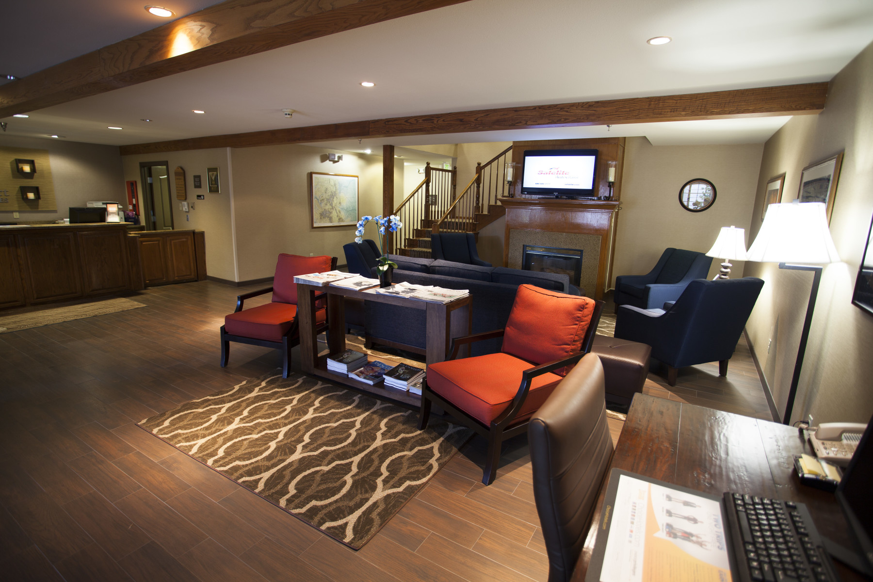 hotel lobby with 24 hours business center and free wifi photo 9
